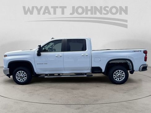 Used 2025 Chevrolet Silverado 2500 LT w/ Convenience Package AWD/4WD image 2
