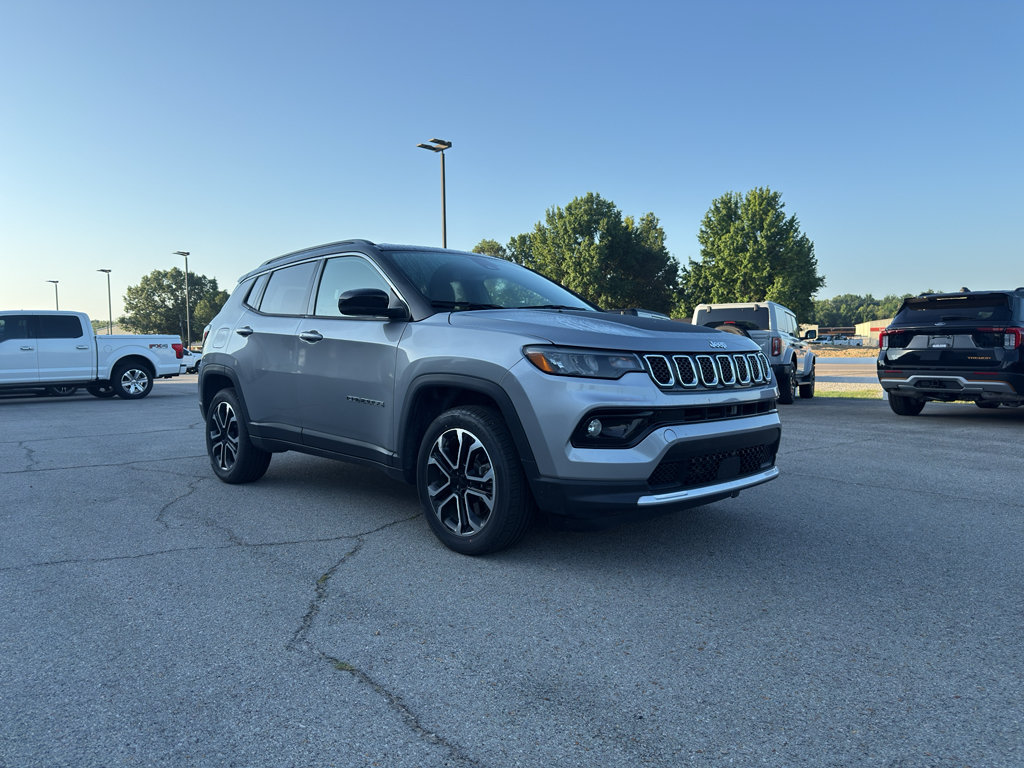 Used 2024 Jeep Compass Limited AWD/4WD image 7