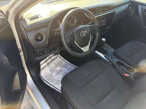 Used 2018 Toyota Corolla LE FWD image 9