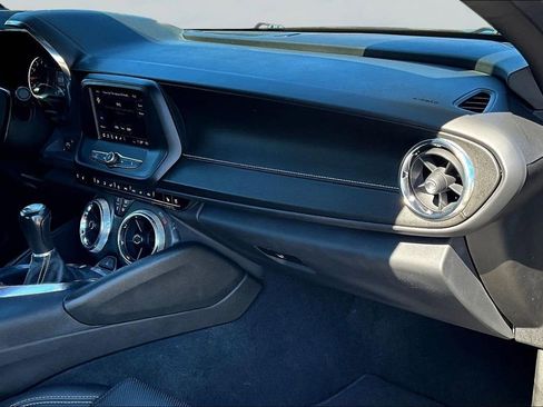 Used 2022 Chevrolet Camaro LT image 25