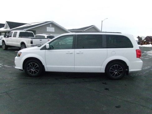 Used 2018 Dodge Grand Caravan SXT w/ Driver Convenience Group image 9