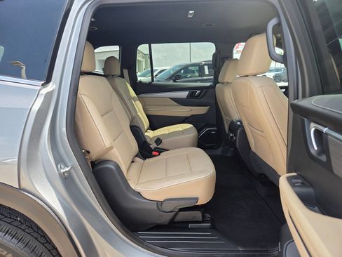 Used 2026 Buick Enclave Preferred FWD image 16