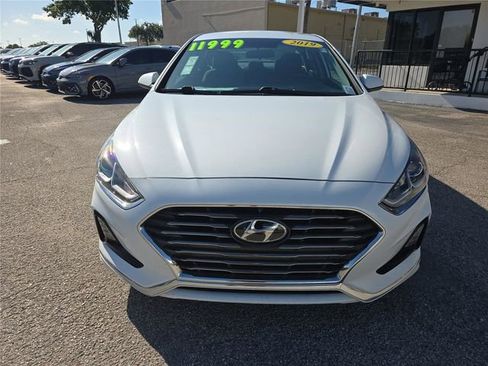 Used 2019 Hyundai Sonata SE FWD image 2