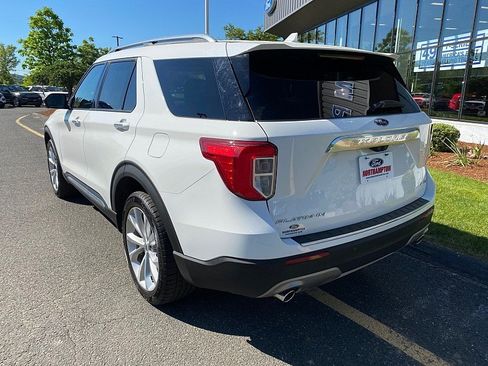 Used 2023 Ford Explorer Platinum w/ Technology Package AWD/4WD image 6