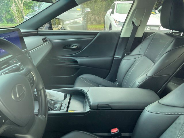 Used 2024 Lexus ES 300h w/ Technology Package FWD image 9