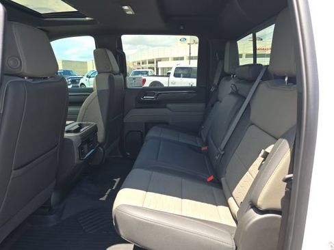 Used 2025 Chevrolet Silverado 2500 ZR2 w/ Technology Package AWD/4WD image 15