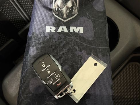 New 2026 RAM 1500 Laramie AWD/4WD image 21