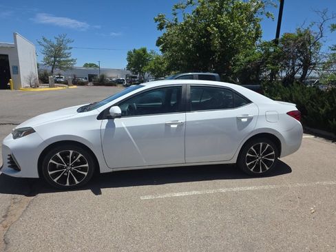 Used 2019 Toyota Corolla SE FWD image 3