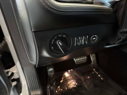 Used 2022 Dodge Challenger R/T Scat Pack RWD image 28