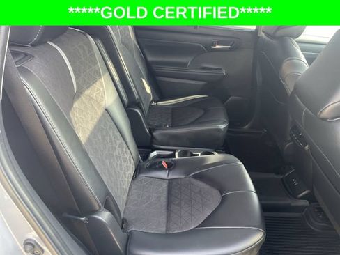 Certified 2024 Toyota Highlander XLE AWD/4WD image 39