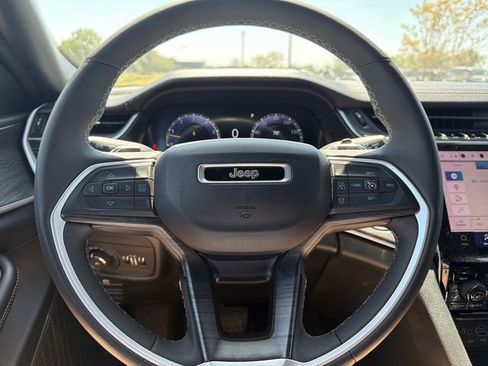 Used 2024 Jeep Grand Cherokee L Limited w/ Luxury Tech Group II image 30