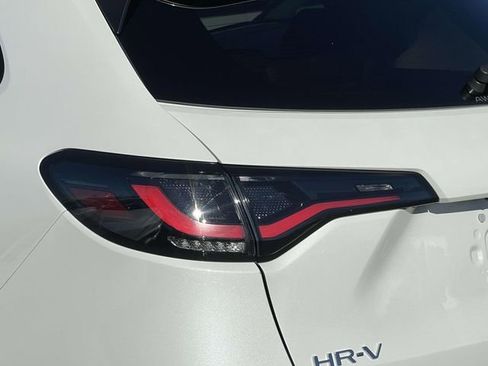 Used 2023 Honda HR-V EX-L image 9