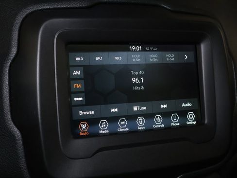 Used 2020 Jeep Renegade Trailhawk w/ Premium Leather Group image 28