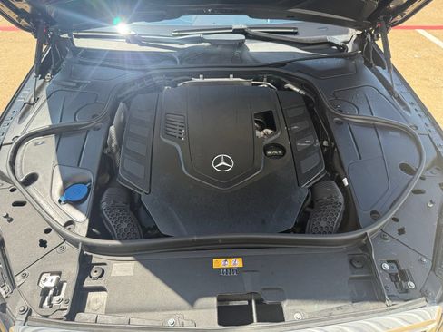 Used 2018 Mercedes-Benz S 560 Sedan image 28