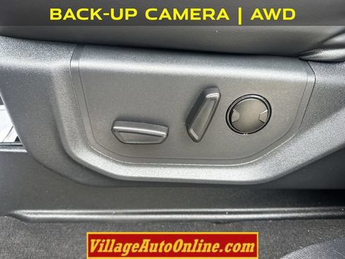 Used 2024 Ford Expedition XLT AWD/4WD image 15