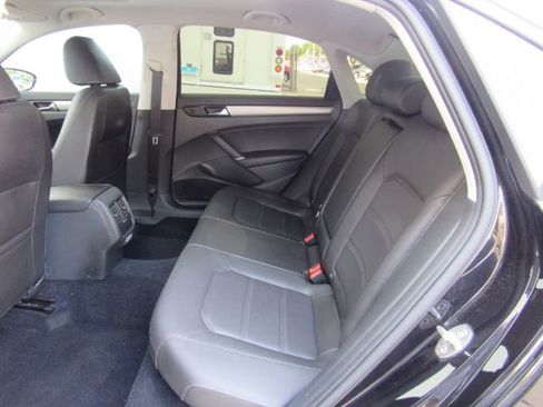 Used 2022 Volkswagen Passat 2.0T SE image 20