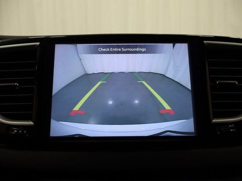 Used 2025 Chrysler Pacifica Select FWD image 23