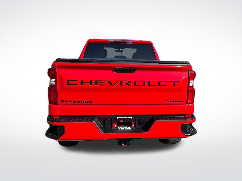 Used 2022 Chevrolet Silverado 1500 Custom w/ LPO, Dark Essentials Package AWD/4WD image 5