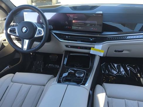 Used 2026 BMW X5 xDrive40i w/ M Sport Package AWD/4WD image 14