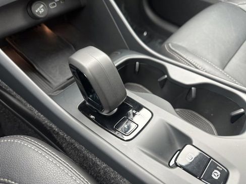 Certified 2025 Volvo XC40 B5 Core image 19