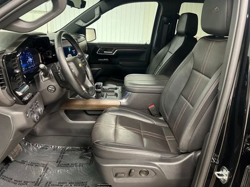 Certified 2024 Chevrolet Silverado 1500 High Country w/ Technology Package AWD/4WD image 13