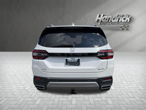Used 2023 Honda Pilot Elite image 8