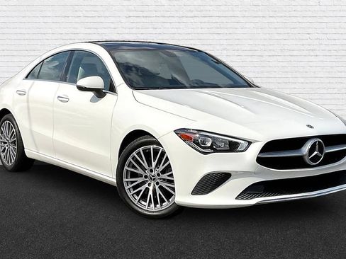 Used 2023 Mercedes-Benz CLA 250 w/ Premium Package image 3
