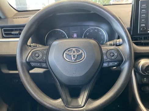Used 2020 Toyota RAV4 XLE AWD/4WD image 17