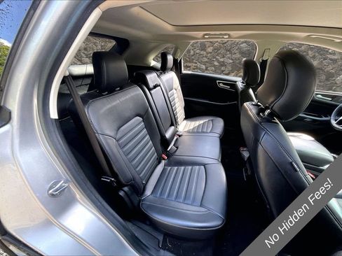 Used 2018 Ford Edge SEL w/ Equipment Group 201A AWD/4WD image 24