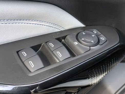 New 2026 Chevrolet Trax LT w/ Sunroof Package FWD image 9