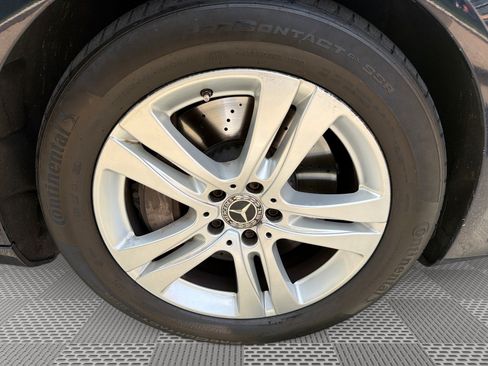 Used 2018 Mercedes-Benz S 560 4MATIC Sedan w/ Premium Package image 31