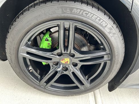 Used 2017 Porsche Panamera 4 image 38