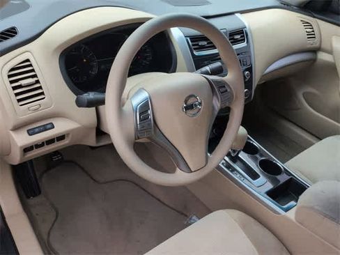 Used 2013 Nissan Altima 2.5 S image 10