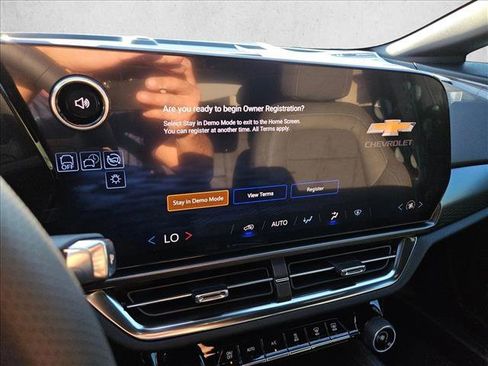 New 2026 Chevrolet Equinox EV LT image 13