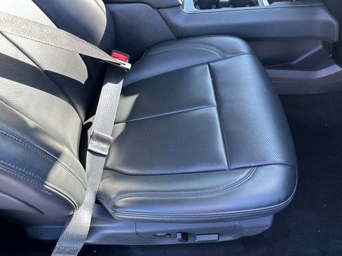 Used 2023 Ford Expedition XLT image 18