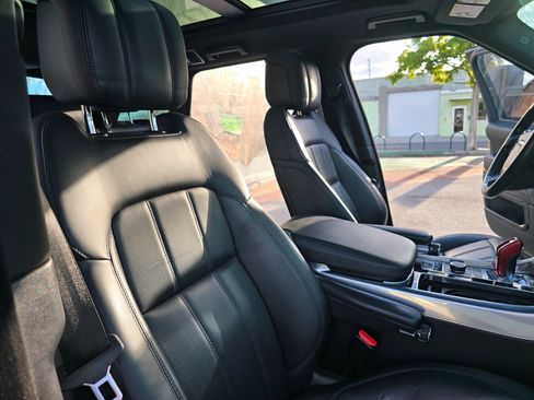 Used 2019 Land Rover Range Rover Sport HSE AWD/4WD image 26