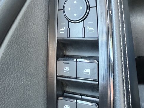 Used 2024 Nissan Rogue SV AWD/4WD image 26