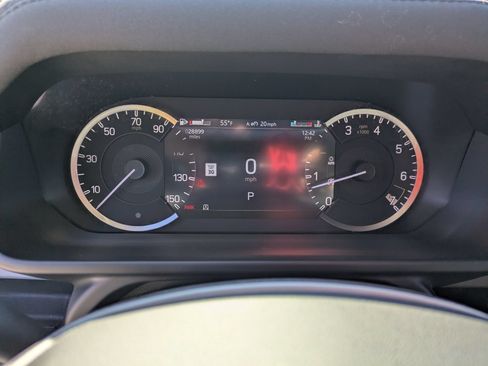Used 2023 Land Rover Defender 130 X-Dynamic SE AWD/4WD image 20