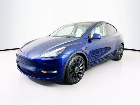 Used 2022 Tesla Model Y Performance image 3