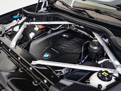 Used 2021 BMW X7 xDrive40i w/ Premium Package image 40