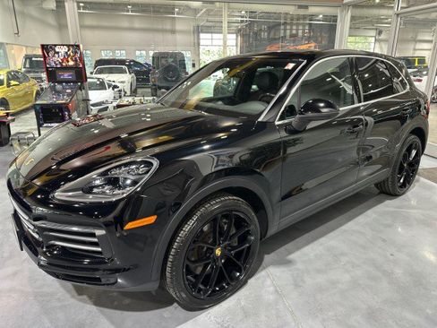 Used 2019 Porsche Cayenne S AWD/4WD image 9