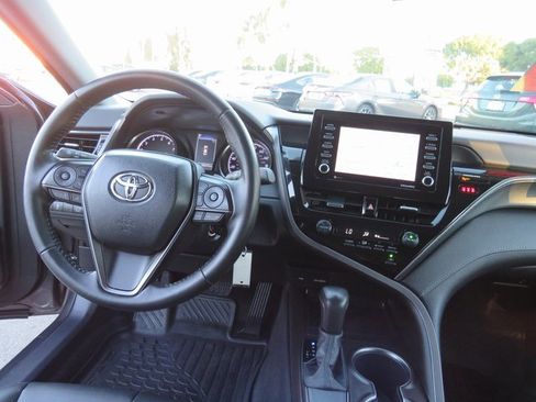 Certified 2021 Toyota Camry SE image 20