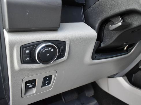 Used 2018 Ford F150 XLT w/ Equipment Group 302A Luxury AWD/4WD image 42