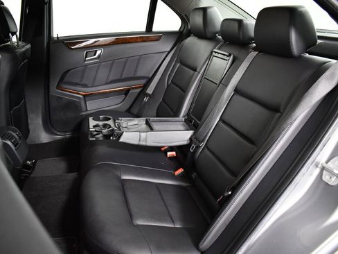 Used 2013 Mercedes-Benz E 350 Sedan image 20