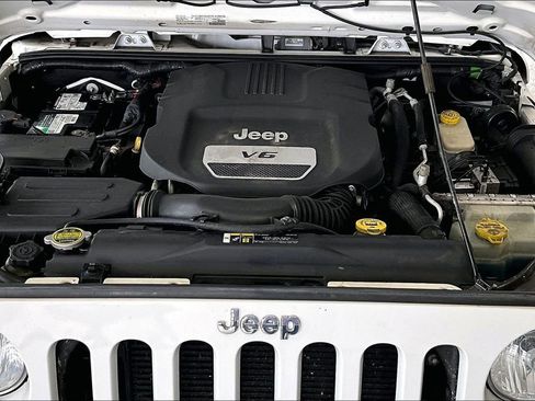 Used 2017 Jeep Wrangler Unlimited Sport w/ Connectivity Group image 11