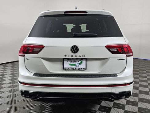 Used 2022 Volkswagen Tiguan SE R-Line AWD/4WD image 6