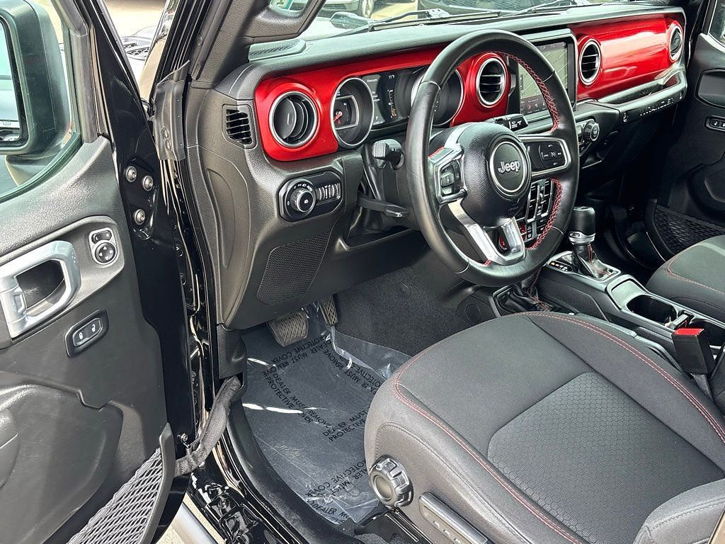 Used 2022 Jeep Wrangler Unlimited Rubicon AWD/4WD image 9