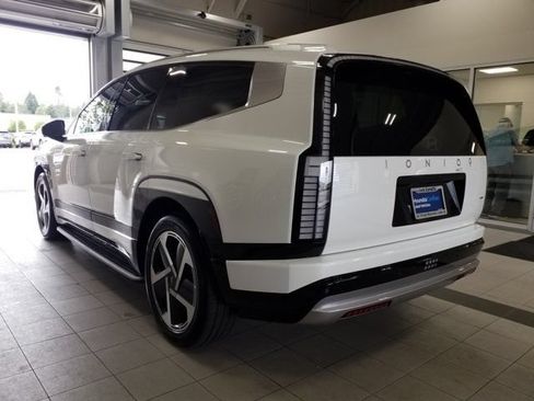 Certified 2026 Hyundai Ioniq 9 Limited AWD/4WD image 18