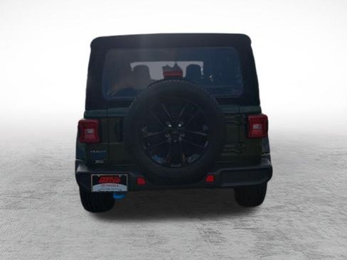 Used 2023 Jeep Wrangler Unlimited Sahara w/ Cold Weather Group AWD/4WD image 6