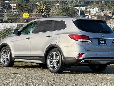 Used 2017 Hyundai Santa Fe Limited image 9